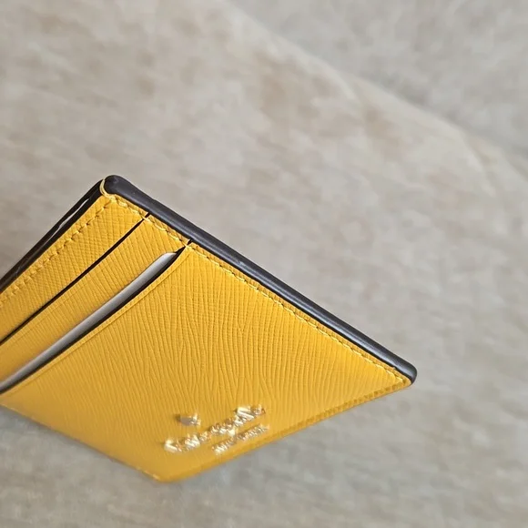 Kate Spade NWT Card Holder Yellow - Picture 4 of 5